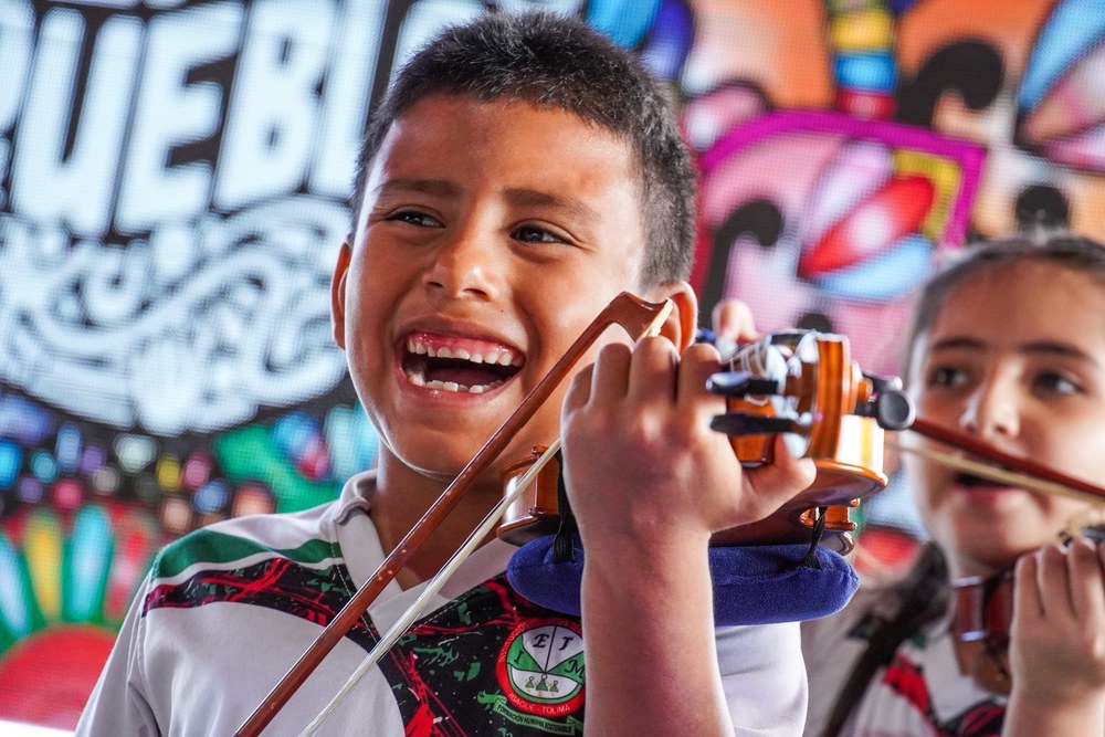 Jóvenes en un proceso de formación musical